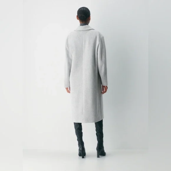 Aritzia The Only Coat - Soft Wool Cashmere - Picture 4 of 11